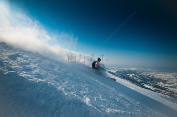 滑雪下山