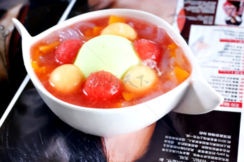 缤纷水果甜汤